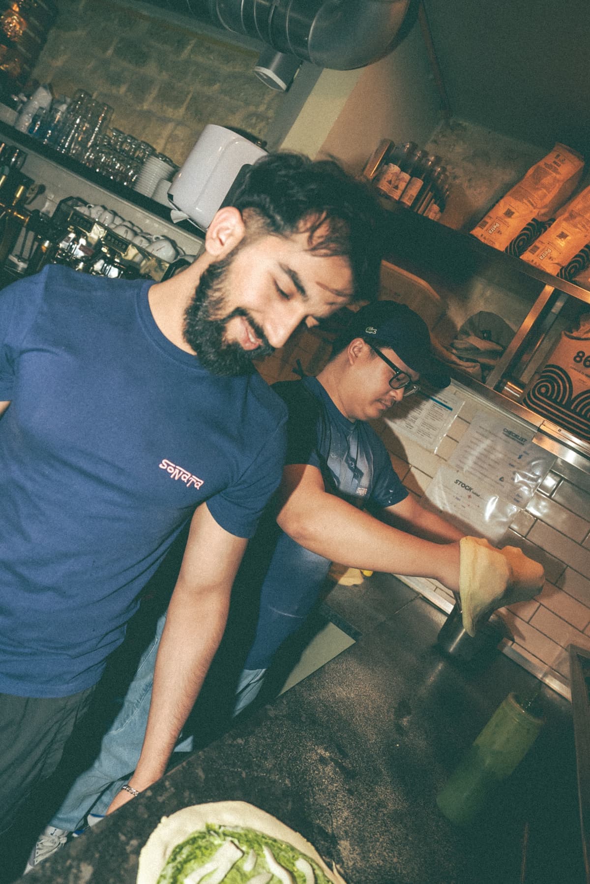 Pizzaiolo au travail